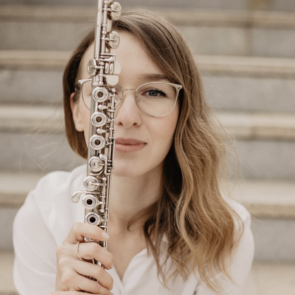 alzbeta flute portait square